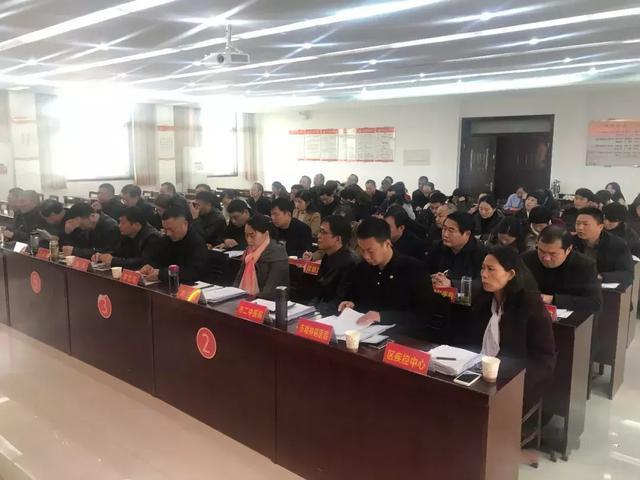 信阳_澳门资料,谣言自助服务仔细释义、解释与落实
